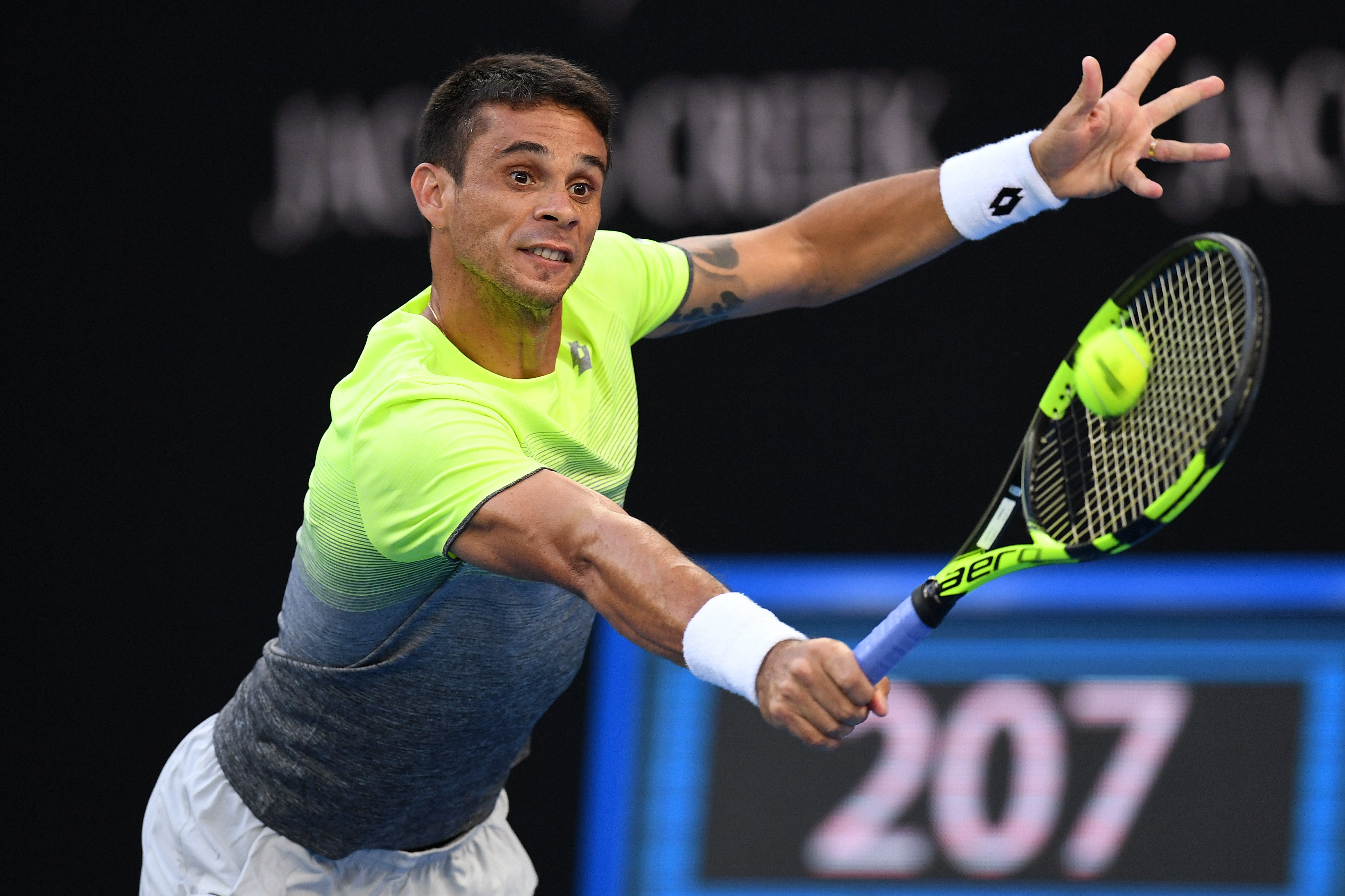 意大利网球队绝杀世界网球队，克耶高斯统治全场