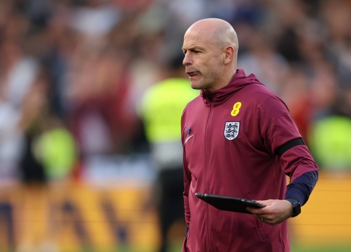 关于热门话题：英格兰球员因受伤退出国际比赛，球迷担心的信息