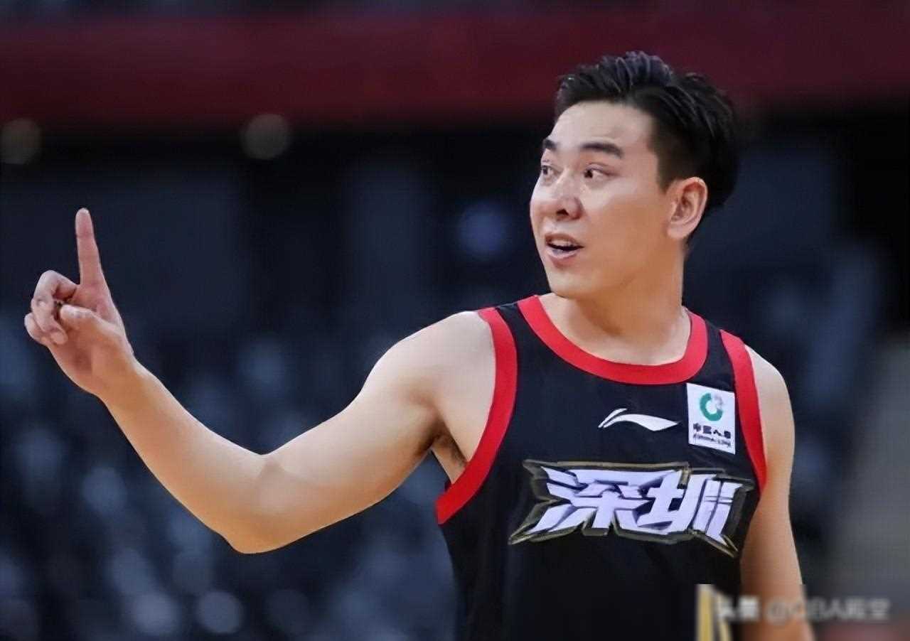 上海队战胜深圳男篮，实现反弹