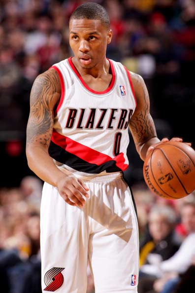 关于猛龙血洗黄蜂，利拉德爆发神勇的信息