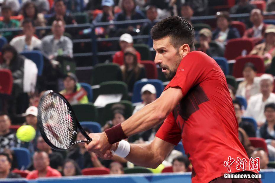 包含日本网球队险胜德国网球队，德约科维奇制霸全场的词条