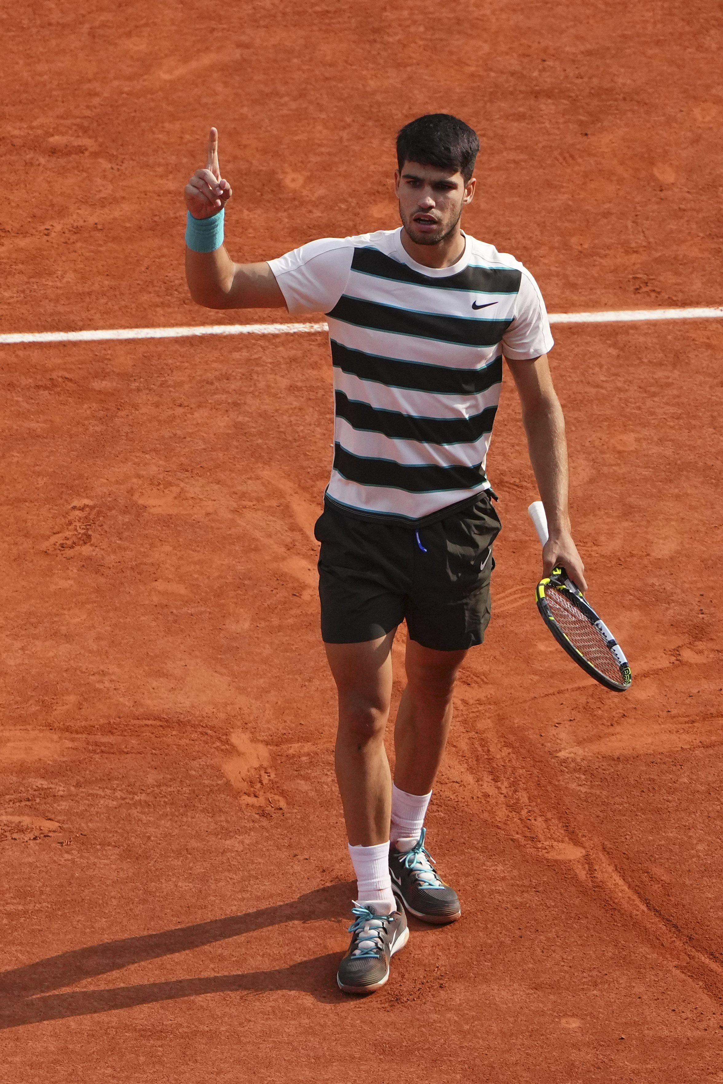 包含德国网球队绝杀欧洲网球队，阿尔卡拉斯高光表现的词条