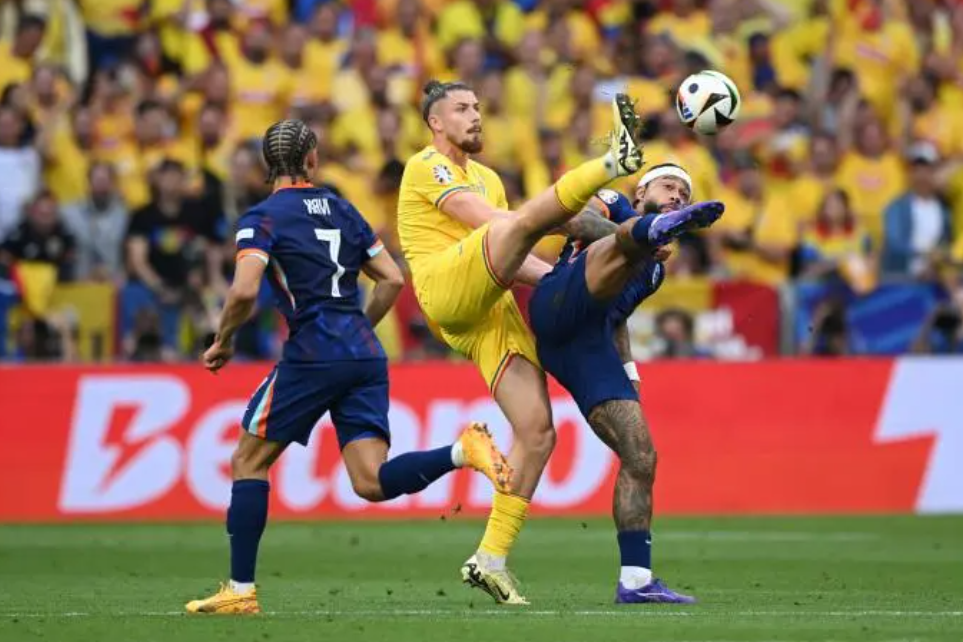 罗马球员与队友爆发冲突事件