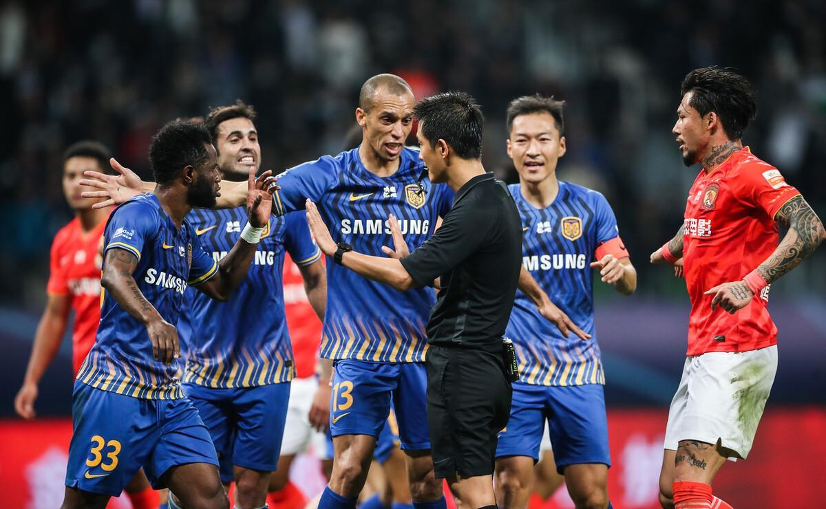 江苏苏宁新签外援正式亮相，中超球队实力再次增强的简单介绍