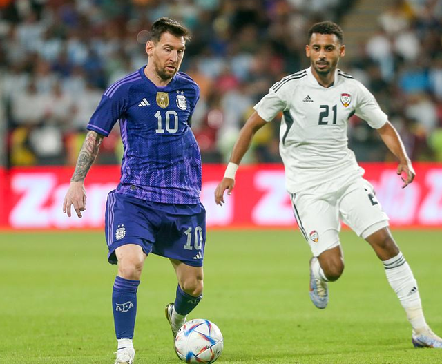 格雷泽纽塔尔展现斗志，斩获关键进球力挽狂澜的简单介绍