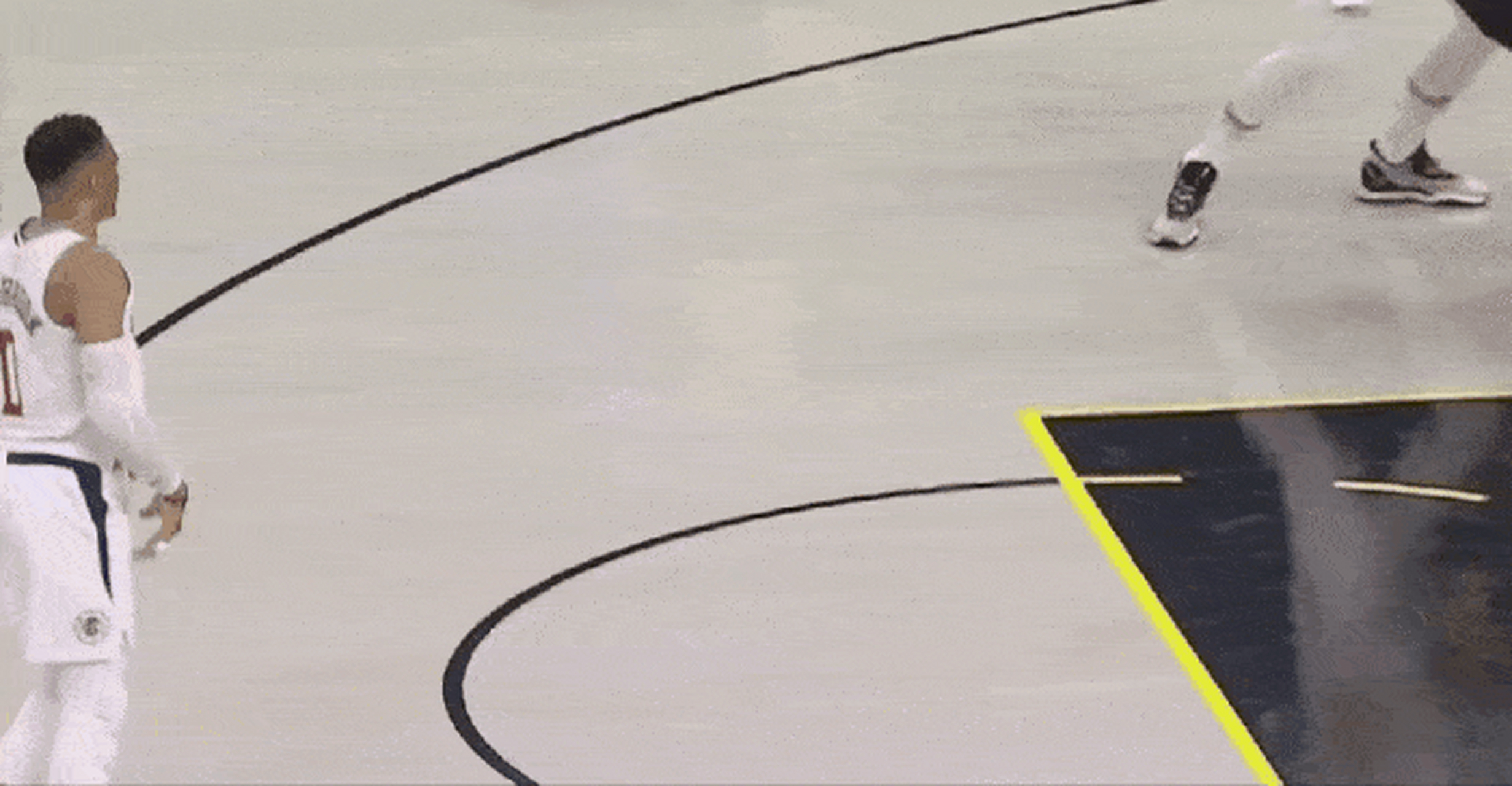 包含勇士遭受快船逆转，失去西部第一的位置的词条