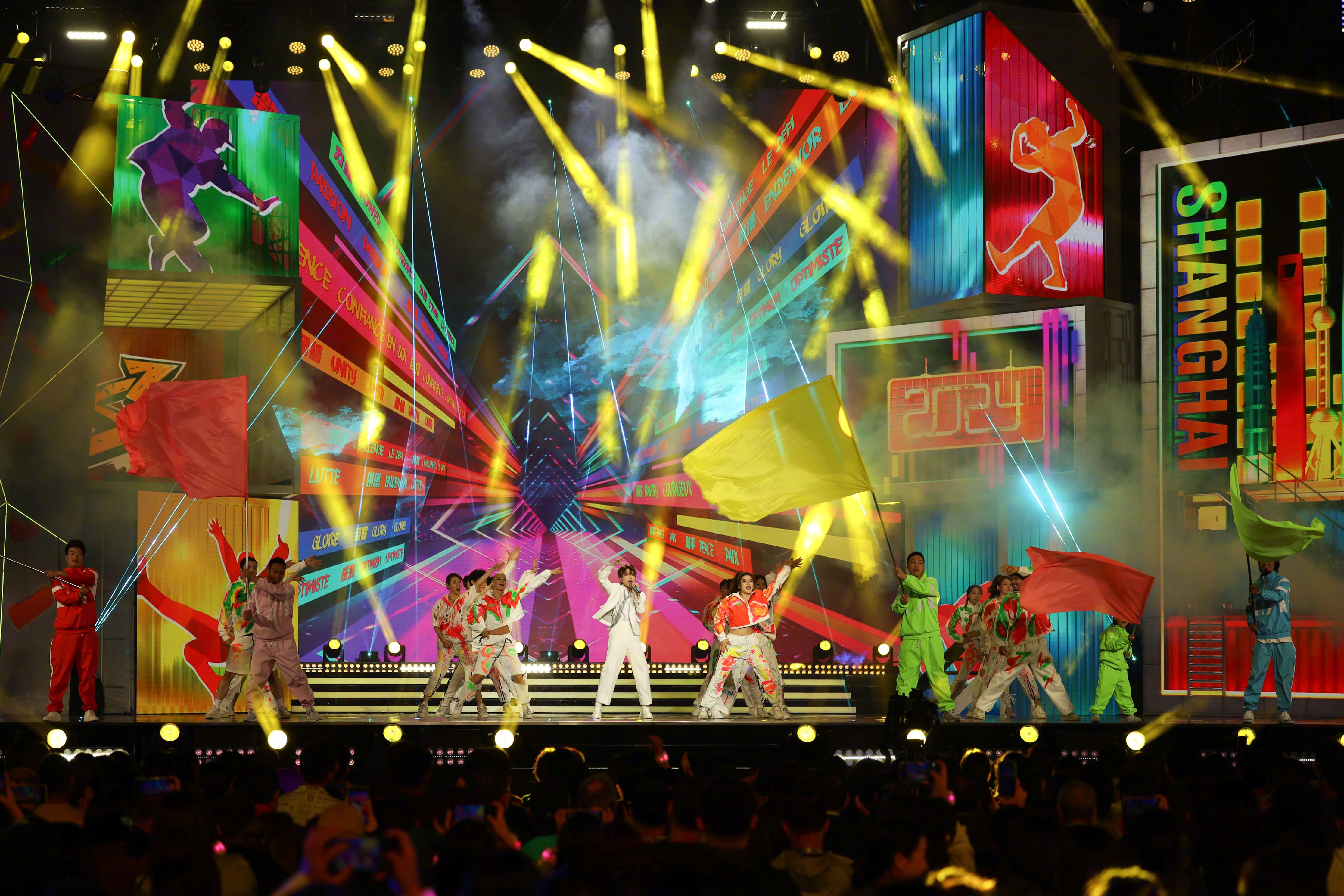 竞技场上激烈角逐，赛场上百花齐放