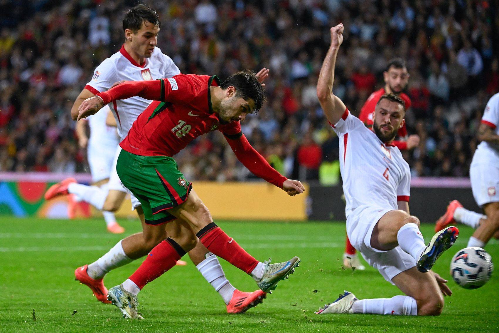 关于荷兰队士气高涨,欧国联备战更加充分的信息 关于荷兰队士气高涨,欧国联备战更加充分的信息