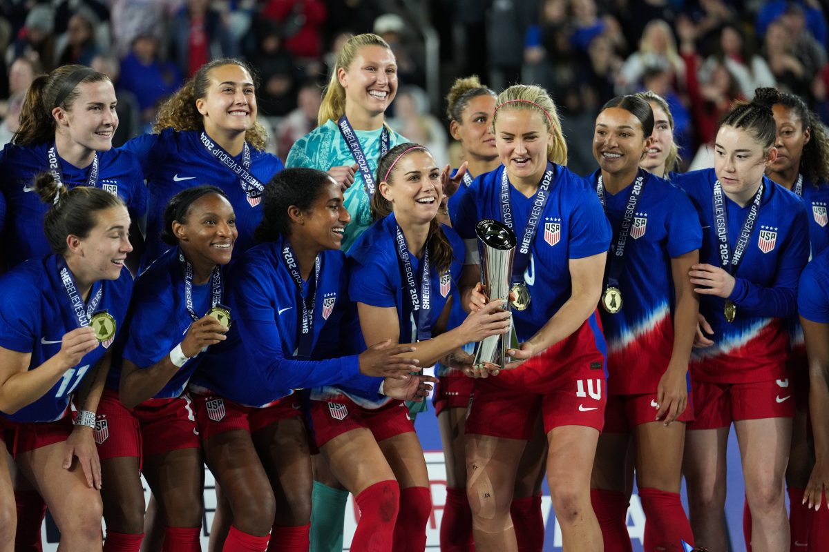 包含瑞典队击败波兰，实力逐步凸显的词条