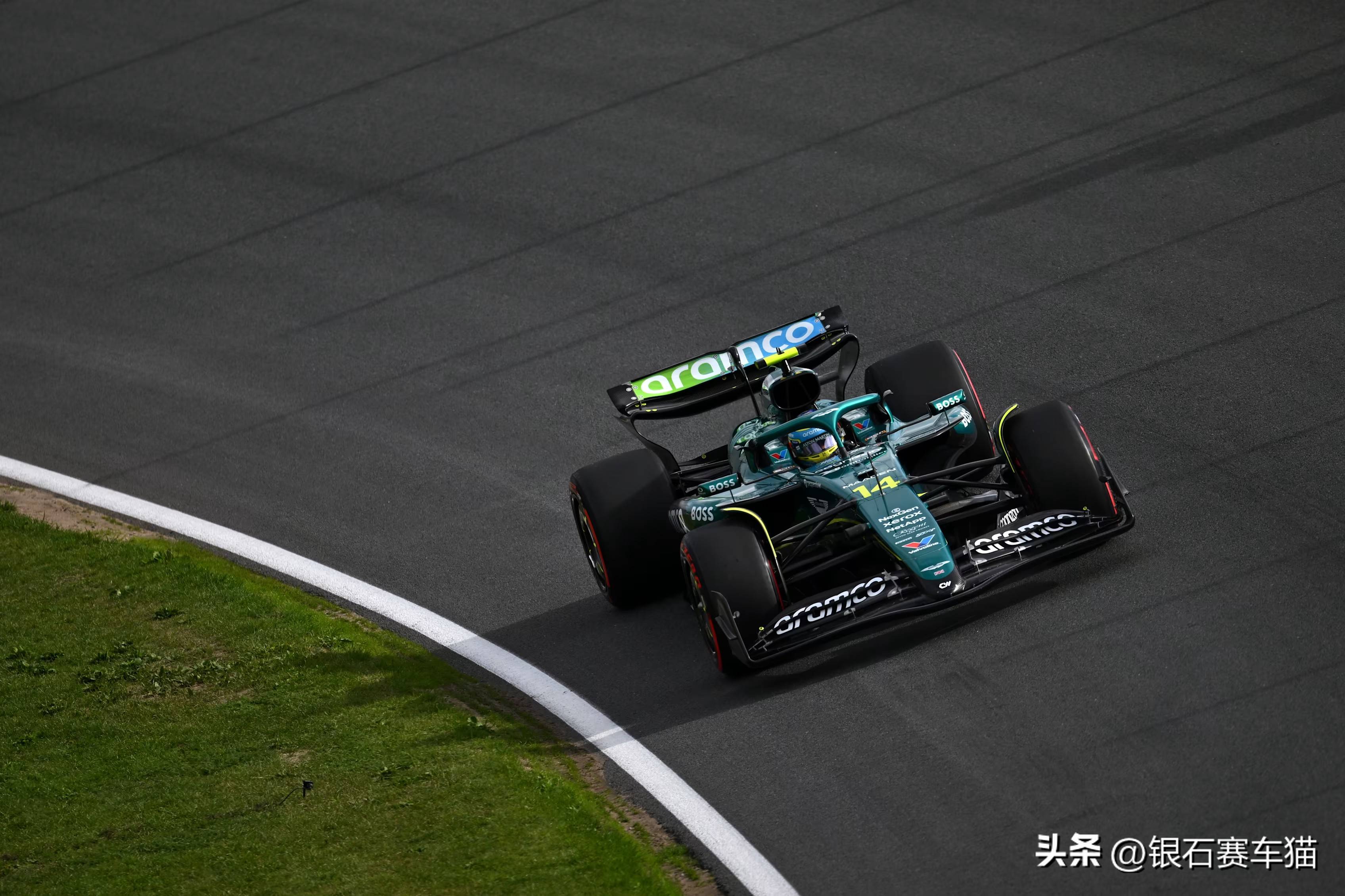 红牛二队鏖战索伯车队,阿隆索惊艳四座的简单介绍 红牛二队鏖战索伯车队,阿隆索惊艳四座的简单介绍