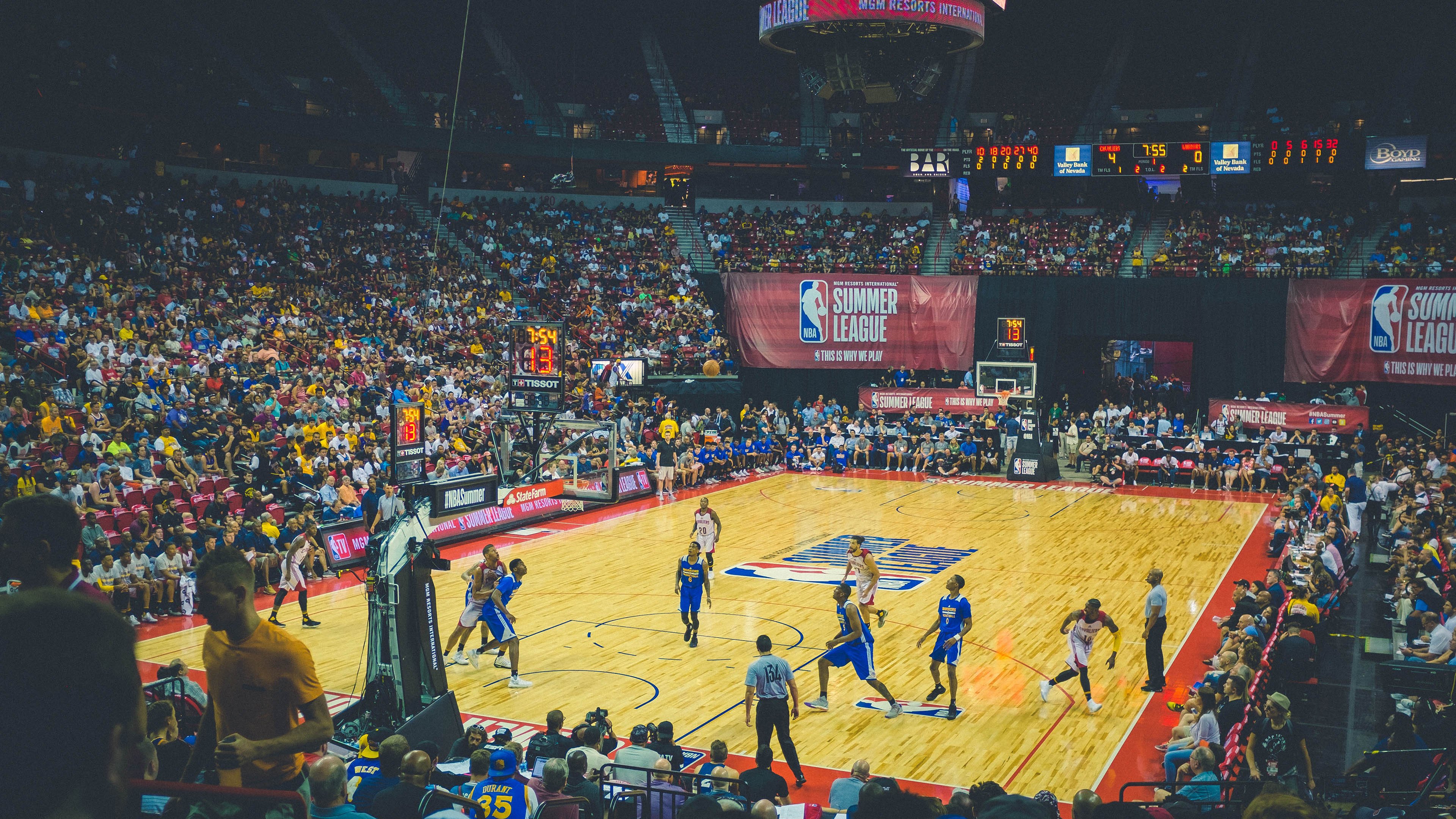 跨界传奇，魔术速胜吉林队，库里降临西甲国家德比接管比赛