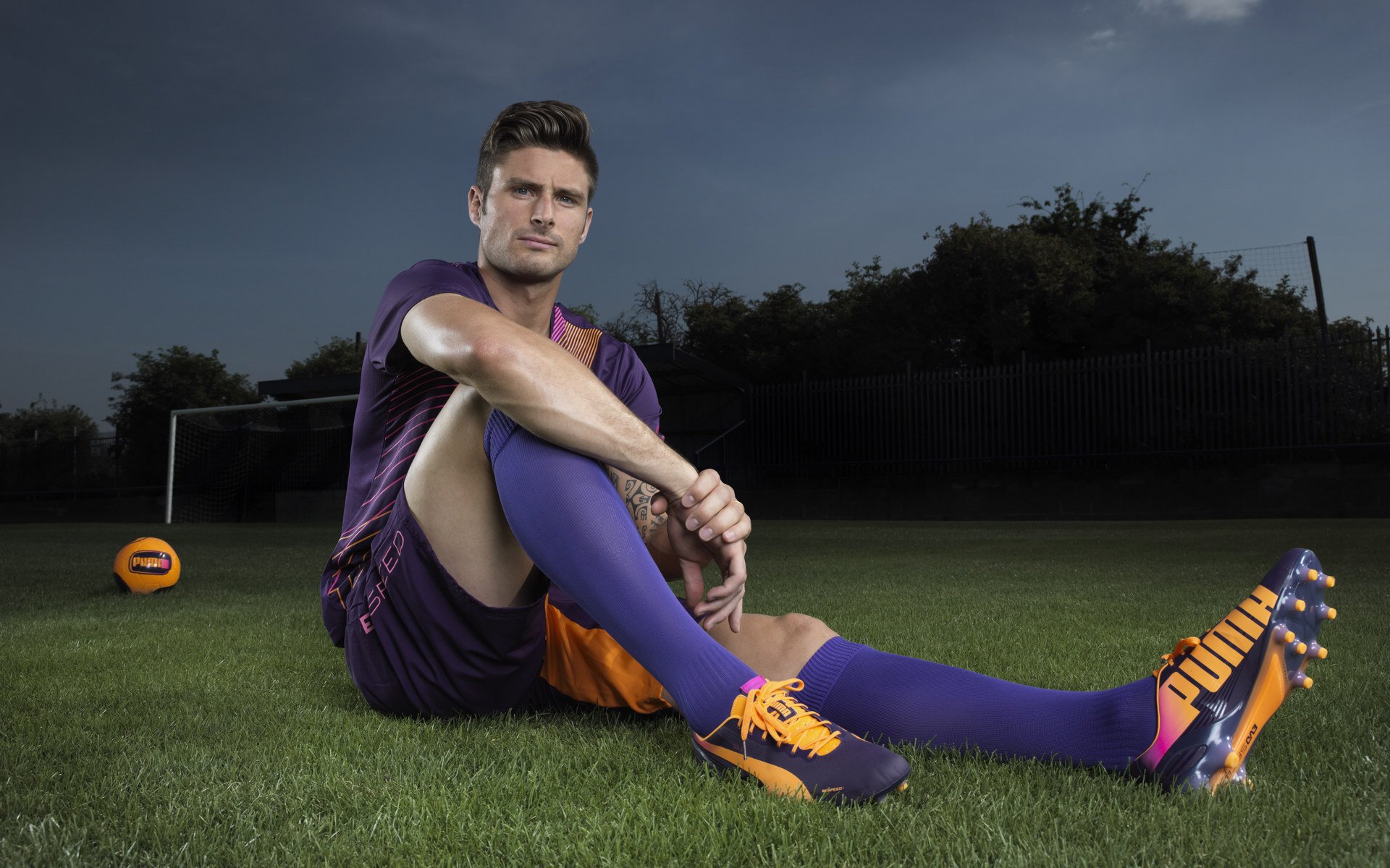 开云官方app入口-奇迹之夜，勒沃库森力克里昂，库尔图瓦扛起全队铸就传奇